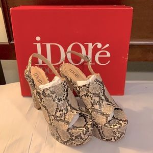 IDORe size 9, animal print excellent conditions!!